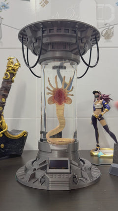 DEKORK FACEHUGGER IN SPECIMEN CHAMBER LAMP